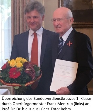 Verleihung des Bundesverdienstkreuzes 1. Klasse an Professor Klaus Lüder